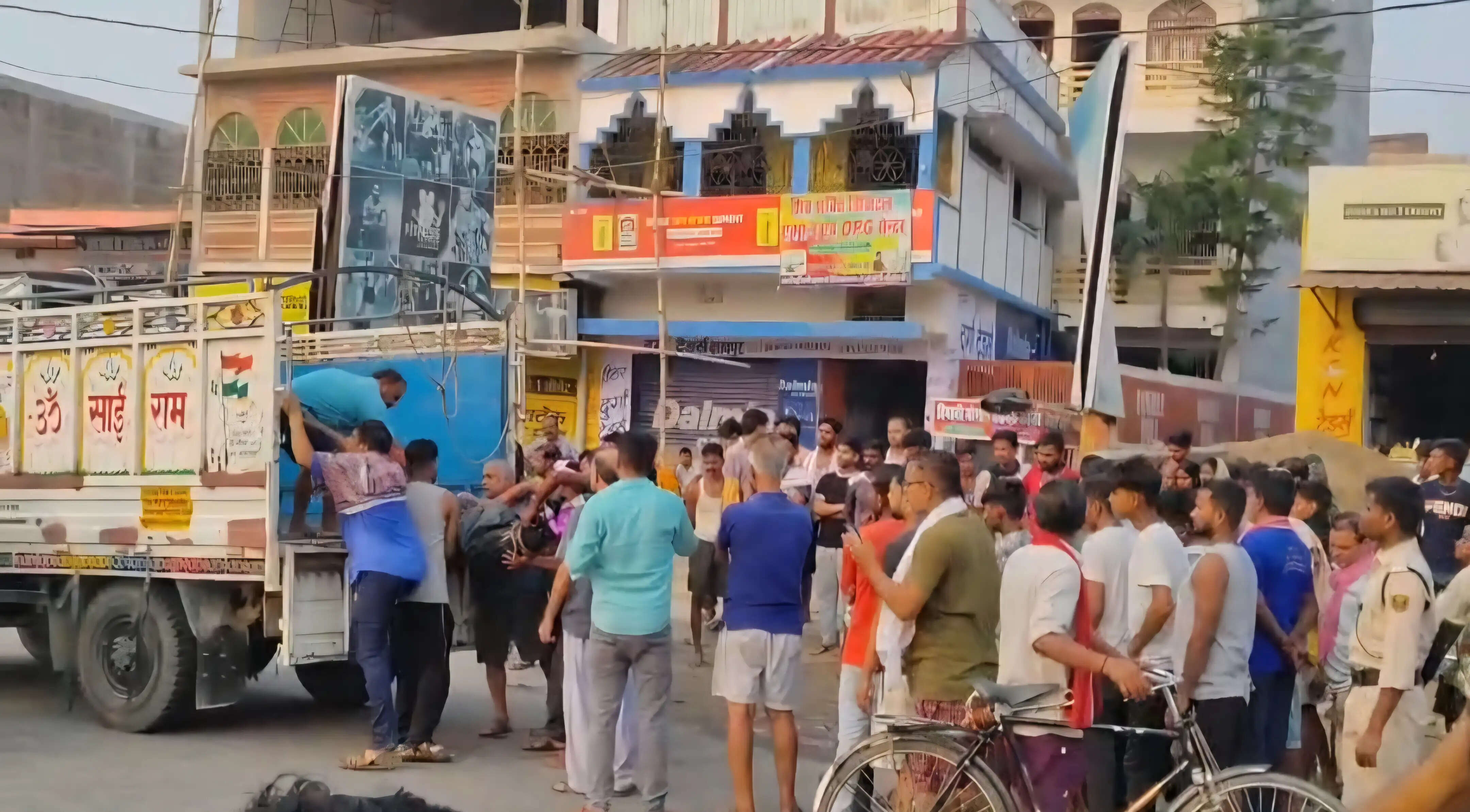 सारण जिले के दाउदपुर में ट्रक ने युवक को रौंदा, मौके पर ही मौत