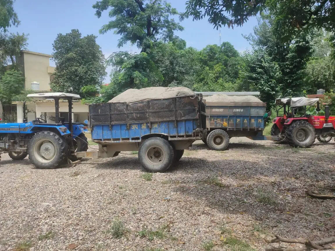 इंदौरा में अवैध खनन के खिलाफ 5 आरोपियों पर मामला दर्ज