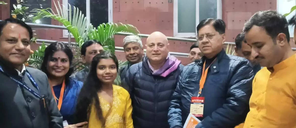 आर्थिक आधार पर आरक्षण और जाति को समाप्त करना जरूरी : डॉ विशेष गुप्ता