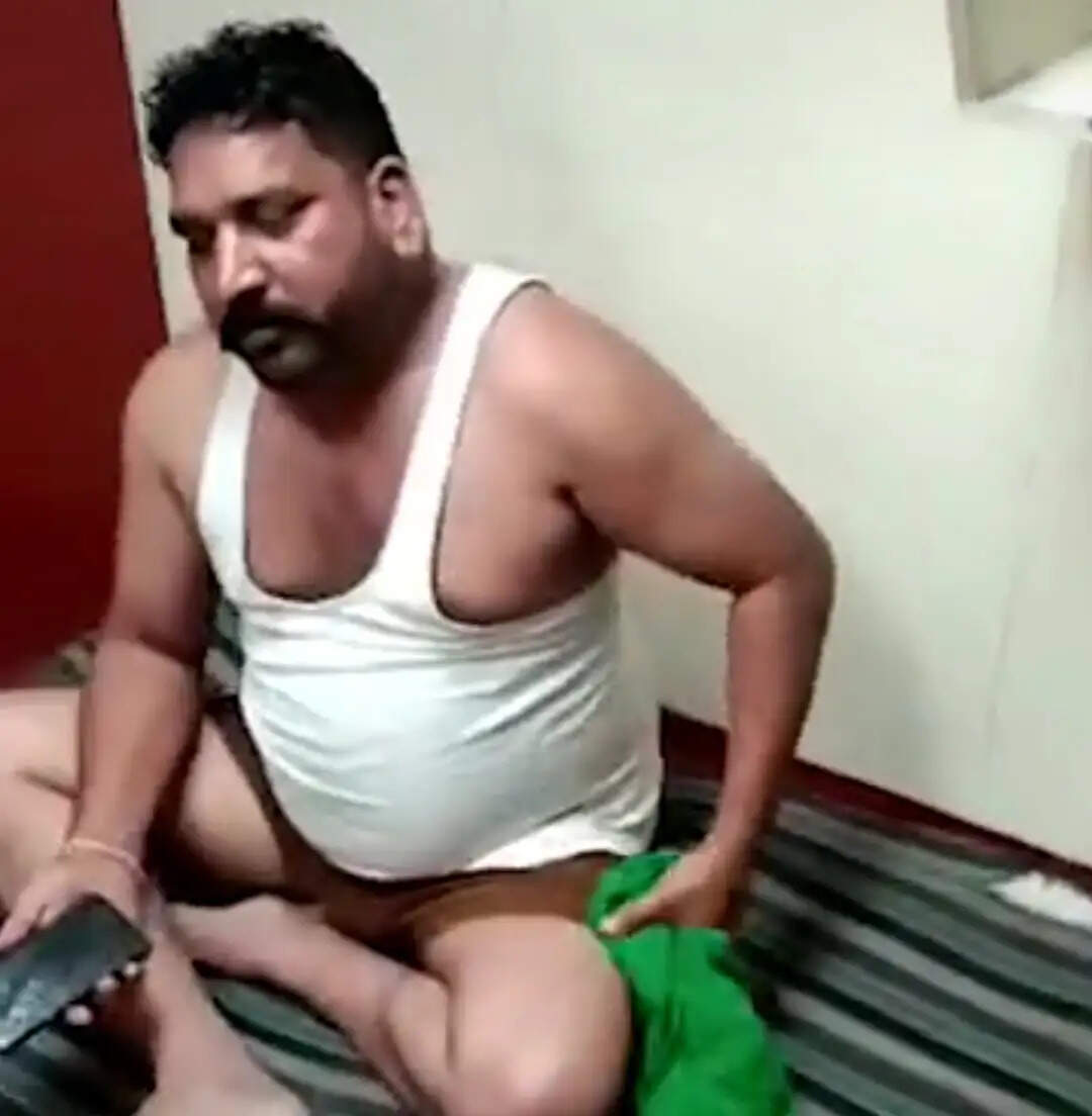 सिरसा:एटीएम के एसी कैबिन में सोता मिला पंजाब रोडवेज का कंडक्टर