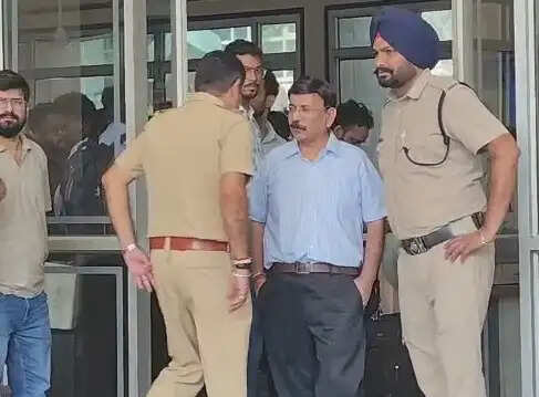 गमाडा में 36 घंटे चली ईडी की छापेमारी, तमाम दस्तावेज और हार्ड डिस्क साथ ले गई टीम