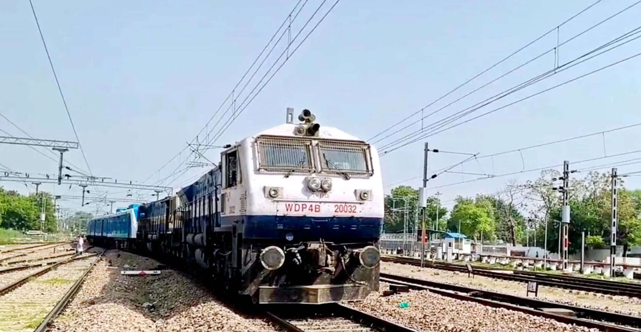 देश की पहली हाइड्रोजन ट्रेन जींद से दिल्ली रवाना