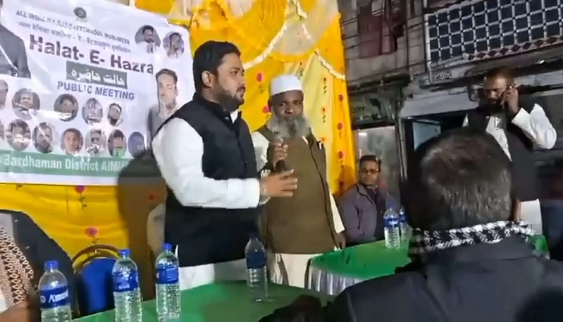 आसनसोल मे एआईएमआईएम जिलाध्यक्ष के ऊपर फेकें गए अंडे और पत्थर