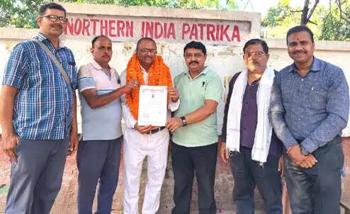 पत्रकार कल्याण परिषद ने दिनेश तिवारी को बनाया प्रयागराज का जिलाध्यक्ष