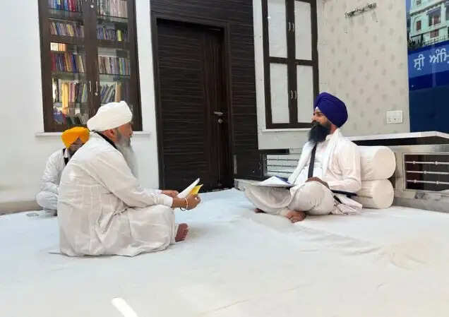 मुख्यमंत्री मान से मुलाकात पर बाबा लखा सिंह ने अकाल तख्त को सौंपा स्पष्टीकरण, मांगी माफी