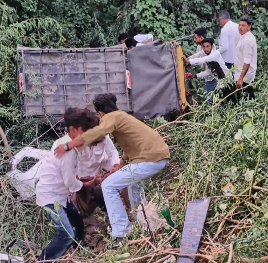 तेज रफ्तार स्कॉर्पियो ने ऑटो को मारी टक्कर, पति-पत्नी की मौत; दो बच्चों समेत चार घायल