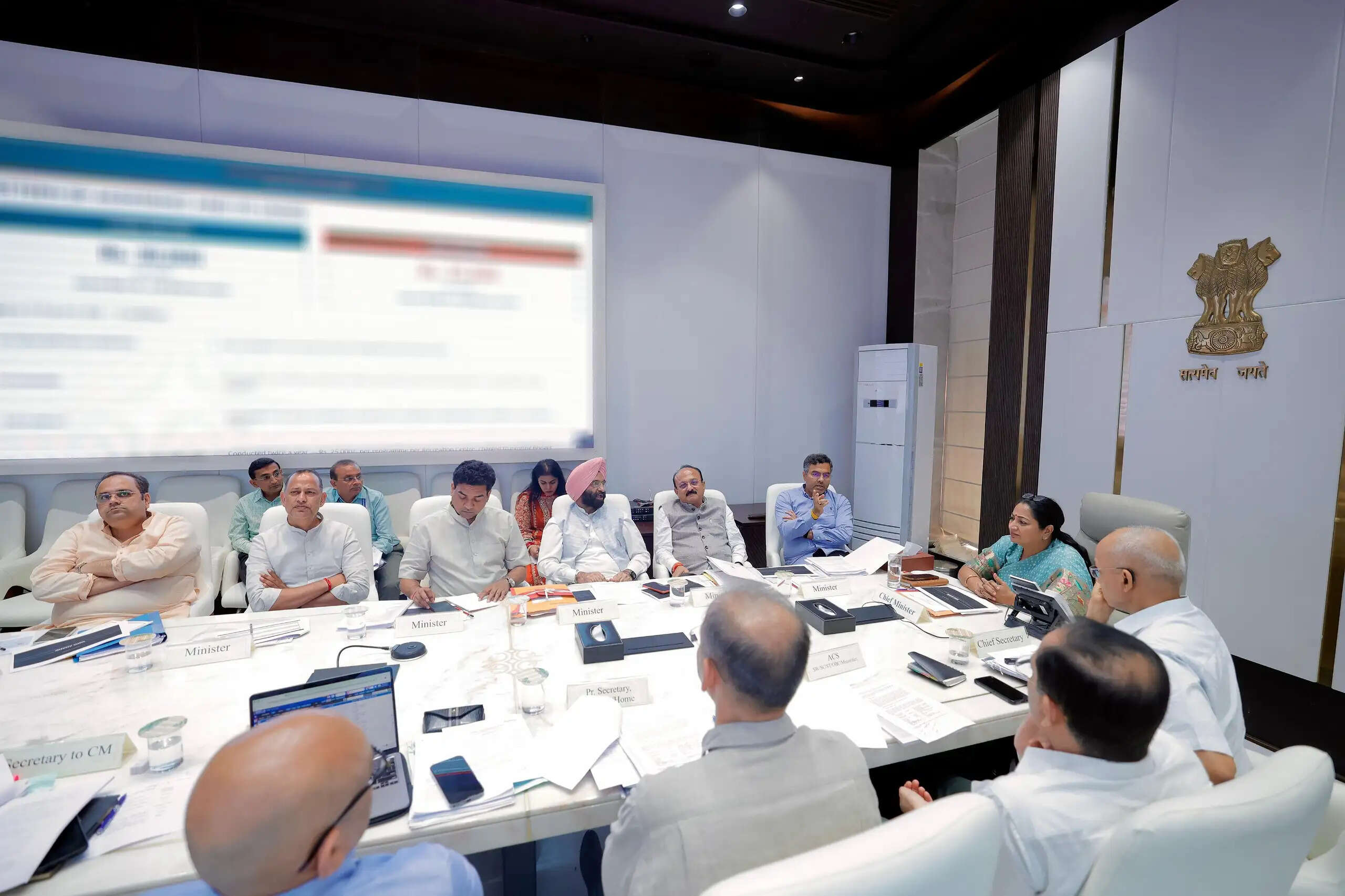(लीड) दिल्ली सरकार ने राशन कार्ड बनाने की वार्षिक आय सीमा बढ़ाकर 2.5 लाख की