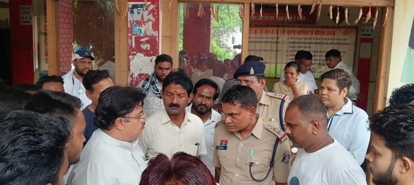 गौमांस बरामदगी मामले में हिंदू जागरण मंच का प्रदर्शन, 24 घंटे में गिरफ्तारी की मांग