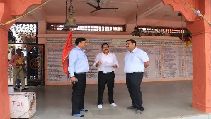 विदिशाः संभागायुक्त और आईजी ने लिया मानौरा मेले की तैयारियों का जायजा