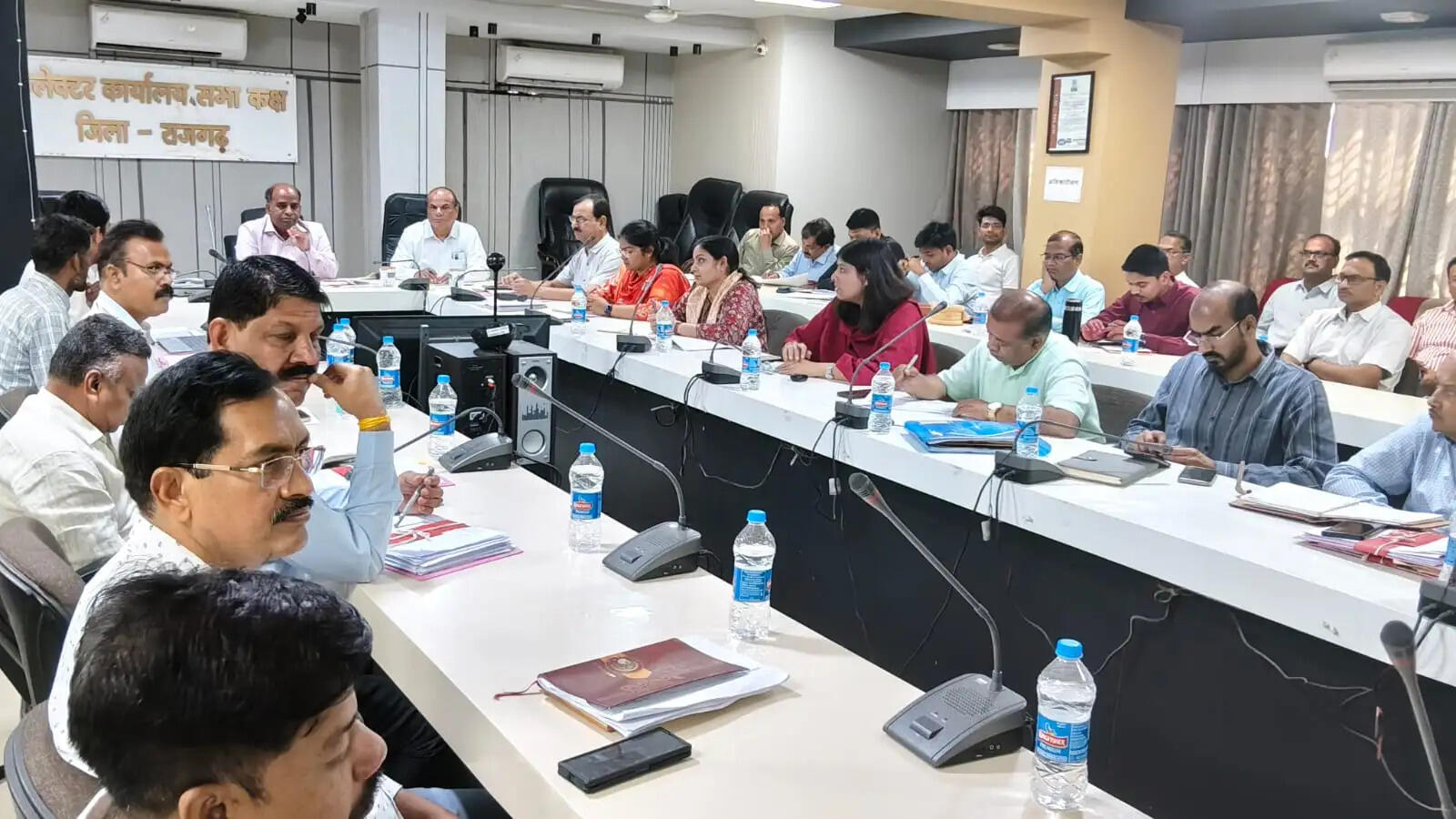 राजगढ़ः कलेक्टर ने की एचपीवी टीकाकरण कार्यक्रम की समीक्षा