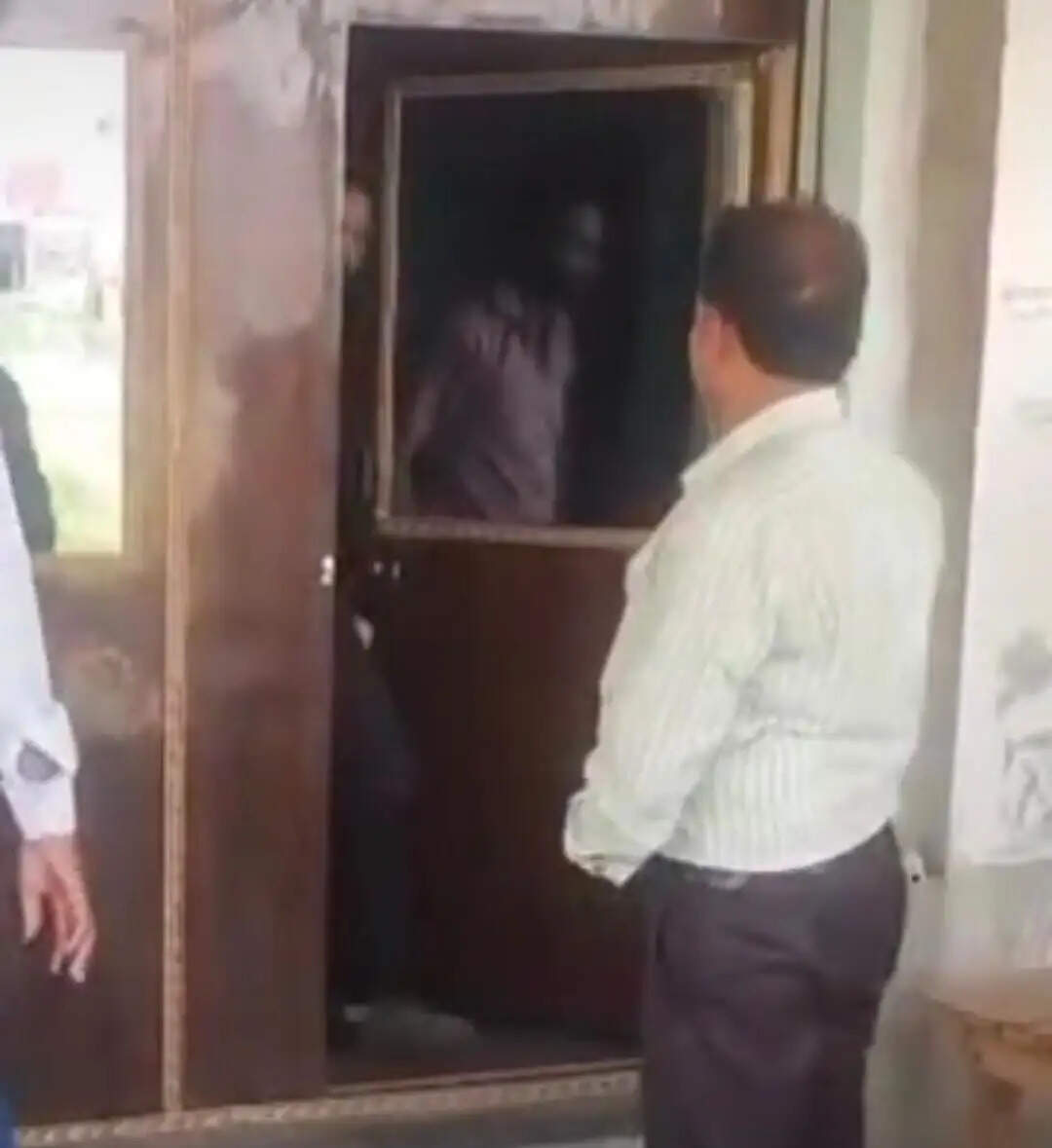 फफूंद में अवैध क्लीनिक सीज, वीडियो वायरल होने पर कार्रवाई