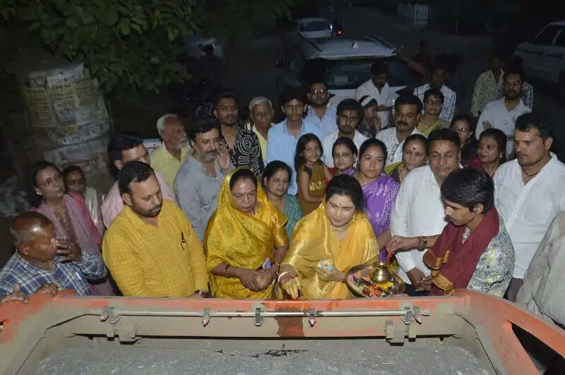भोपालः मंत्री कृष्णा गौर ने किया 2 करोड़ 24 लाख के डामरीकरण कार्यों का भूमि पूजन
