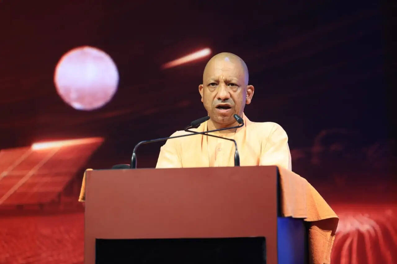 युवा शक्ति के दम पर अर्थव्यवस्था का इंजन बना पूर्वी उत्तर प्रदेश, तीन गुना से अधिक बढ़ी प्रति व्यक्ति आय: सीएम योगी