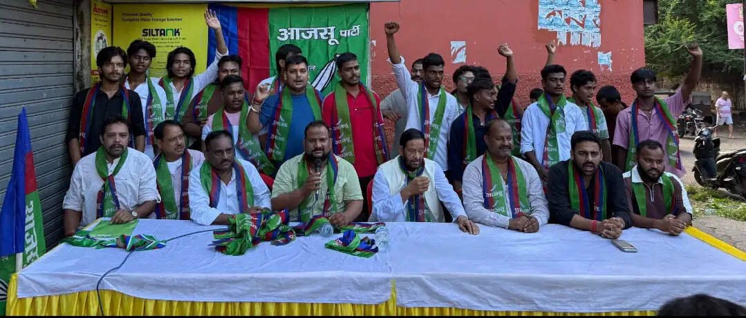 आजसू के मिलन समारोह में सैकड़ों युवाओं ने ग्रहण की सदस्यता