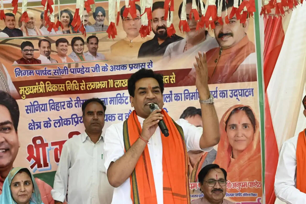 विकास कार्यों का शुभांरभ कर बोले मंत्री कपिल मिश्रा, जल्द शुरू होगी यमुना में क्रूज सेवा