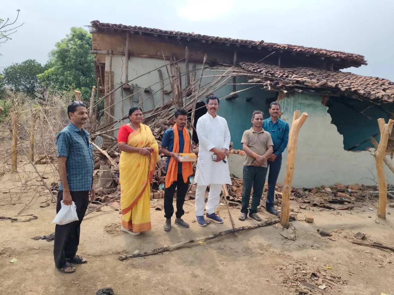अनूपपुर: अनूपपुर-शहडोल के ग्रामीण क्षेत्रों में पांच हाथियों का आतंक, दहशत में ग्रामीण
