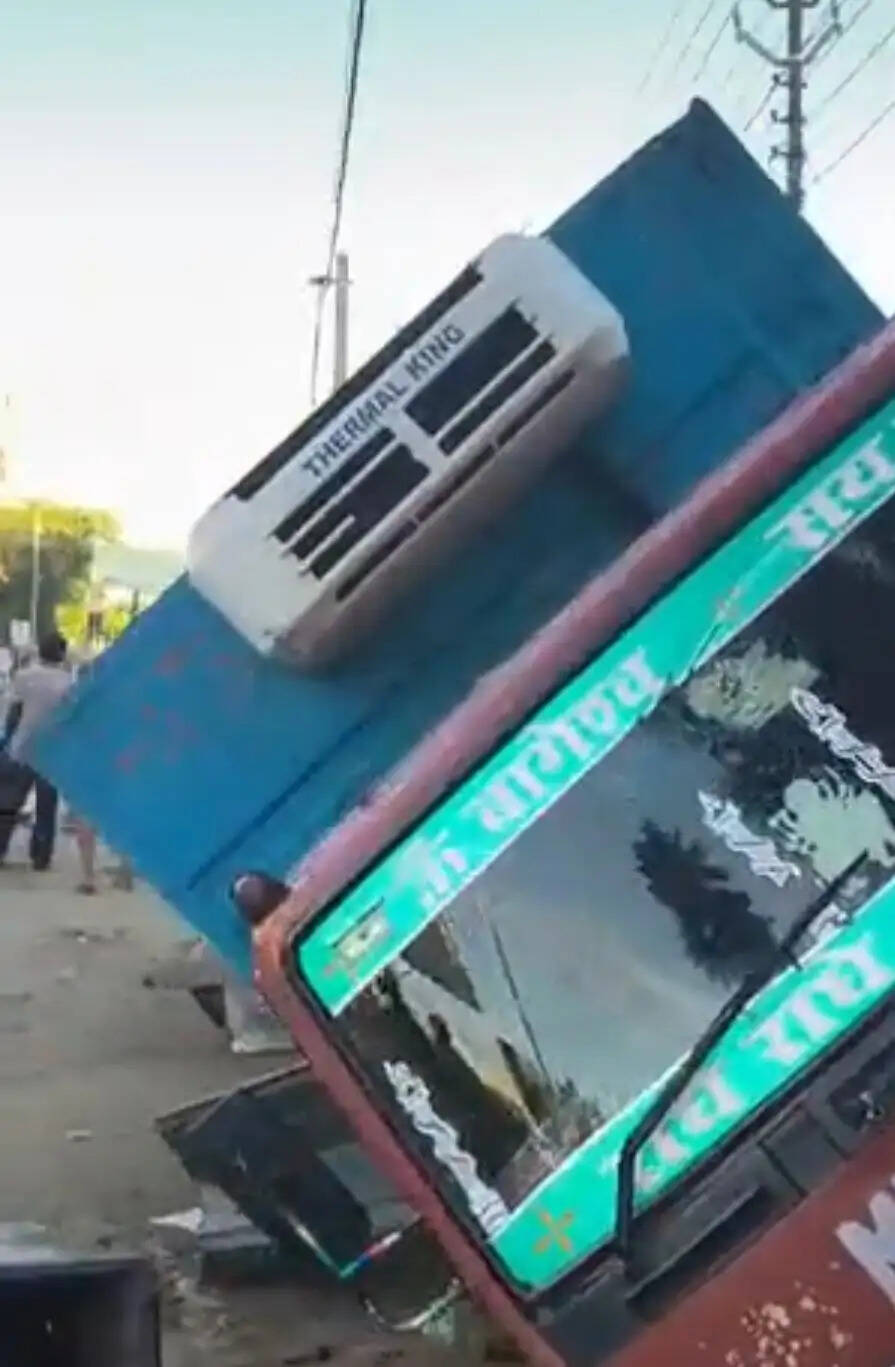 वाहन की टक्कर से महिला की मौत