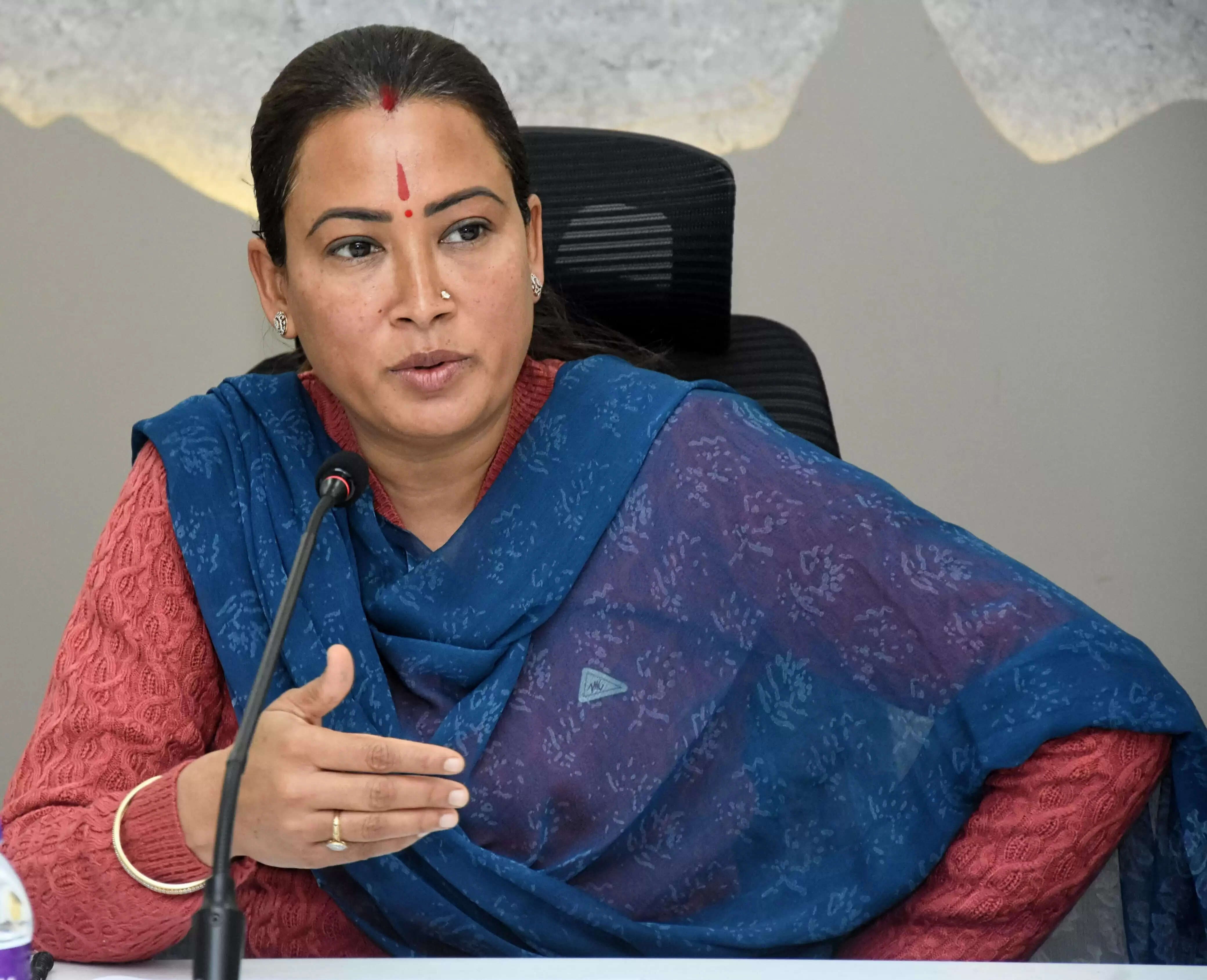 महिला सशक्तिकरण मंत्री ने बजट का 30 फीसदी धन महिलाओं के लिए आरक्षित करने का दिया सुझाव