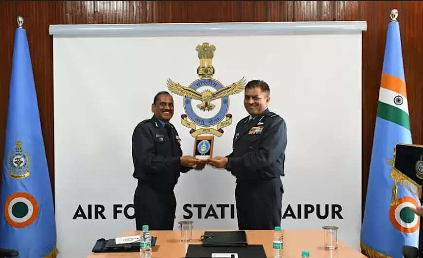 एयर मार्शल नगेश कपूर ने वायु सेना स्टेशन जयपुर का दौरा किया