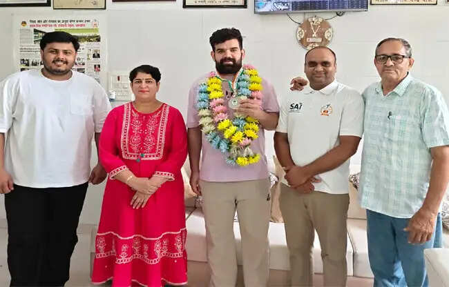 सोनीपत के विशाल मलिक ने ऑल इंडिया पुलिस जूडो क्लस्टर में जीता रजत पदक