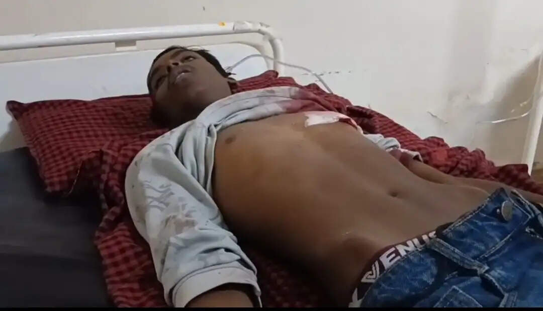 जबलपुर में सनसनीखेज हत्या: 17 वर्षीय युवक की चाकुओं से गोदकर हत्या, 8-10 हमलावर फरार