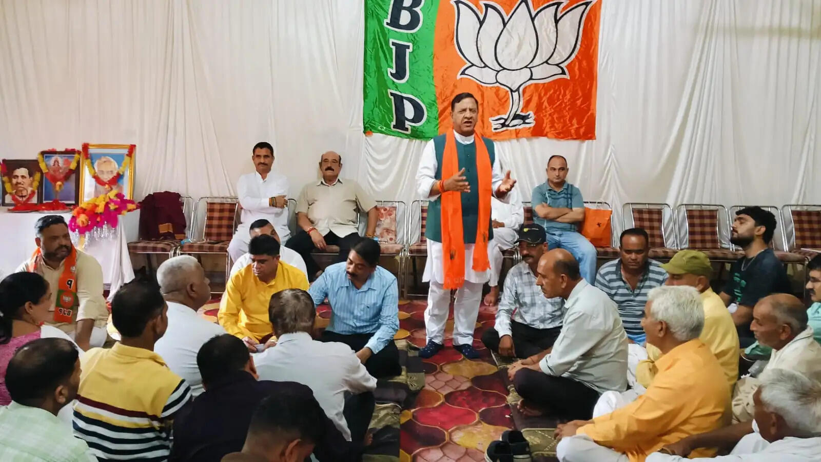अटल बिहारी वाजपेयी को दी गई श्रद्धांजलि