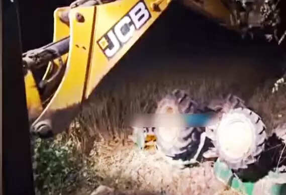 गोआलतोड़ में ट्रैक्टर हादसे में दो ग्रामीणों की मौत