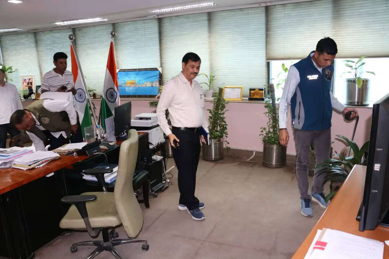 महापौर कार्यालय को बम से उड़ाने की धमकी, दिल्ली पुलिस ने की गहन जांच, स्थिति सामान्य : महापौर