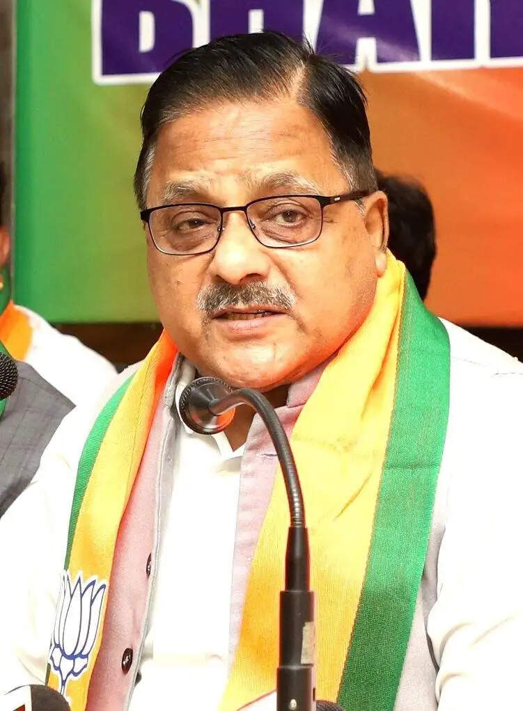 कांग्रेस देश के युवाओं को गुमराह कर सेंक रही है राजनीतिक रोटियां:डॉ राधा मोहन दास अग्रवाल