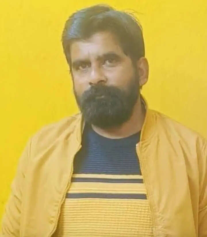 डामरा घाट से अवैध बालू तस्करी का भंडाफोड़, मुख्य आरोपित गिरफ्तार