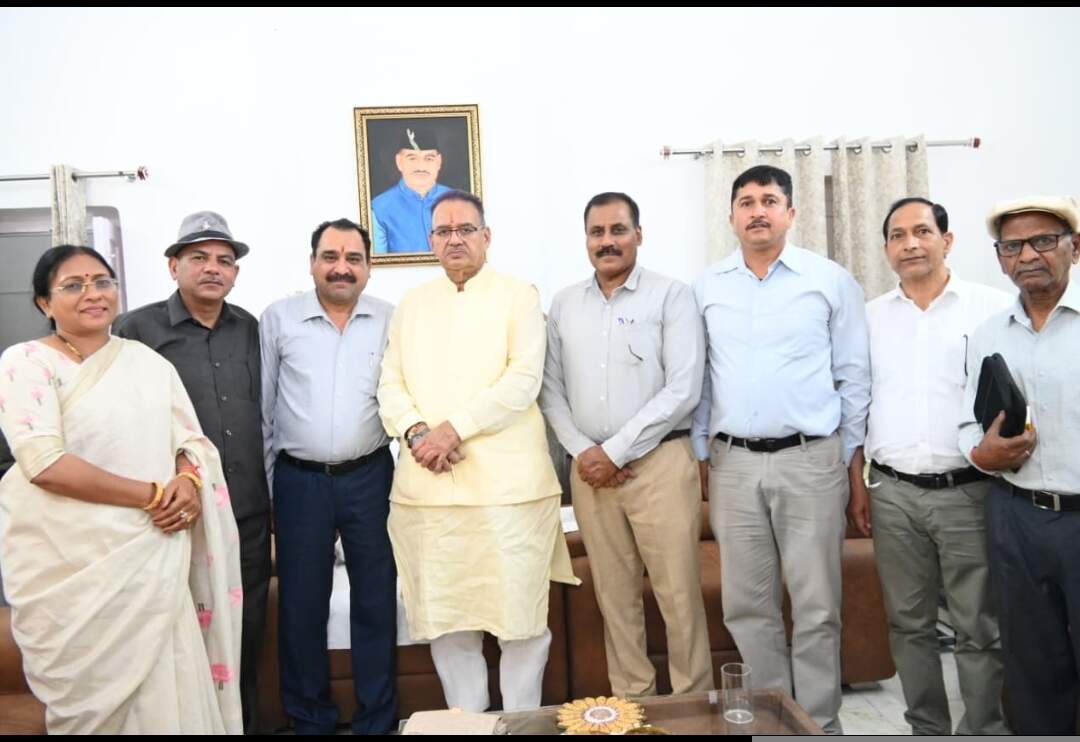 सैनिक कल्याण मंत्री से मिला पूर्व सैनिकों का प्रतिनिधिमंडल