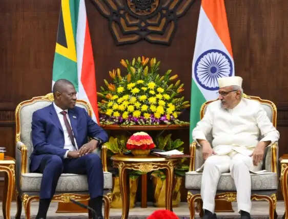उपराष्ट्रपति राधाकृष्णन से दक्षिण अफ्रीका के उपराष्ट्रपति ने की मुलाकात