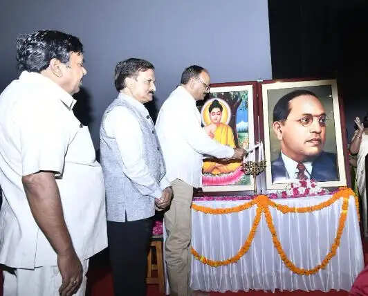 बाबा साहब आम्बेडकर भारत ही नहीं, दुनिया के आदर्श पुरुष : ब्रजेश पाठक