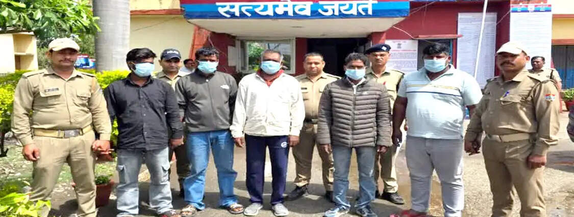 युवक की मौत के बाद बवाल, पुलिस चौकी में तोड़फोड़ और पथराव, पांच गिरफ्तार