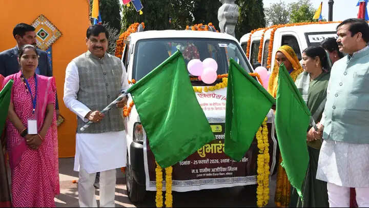 आजीविका मिशन की दीदियाँ प्रदेश की अर्थव्यवस्था को कर रही हैं सशक्त : मुख्यमंत्री डॉ. यादव