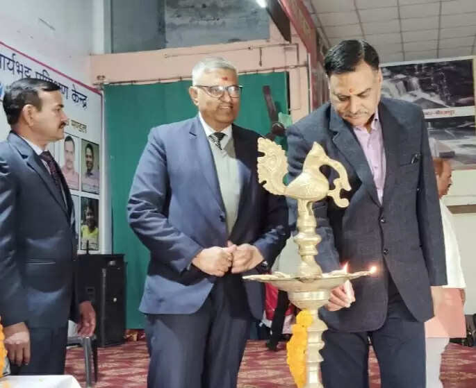 मीरजापुर बुजुर्गों के हक की लड़ाई को संस्थागत ताकत देने वाला देश का पहला जनपद बनने की ओर