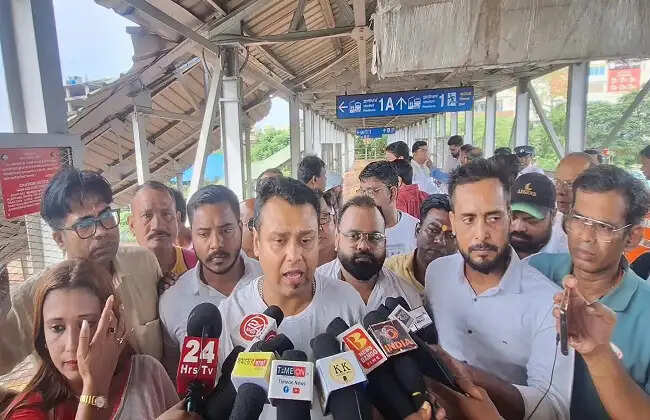 बैरकपुर में रुकी ‘मां तारा एक्सप्रेस’, विधायक कौस्तव बागची बोले—‘डबल इंजन का बेनिफिट’