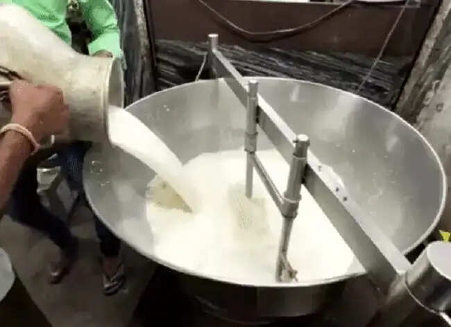 मध्य प्रदेश के इंदौर में तीन रुपये तक महंगा हुआ दूध, नई कीमतें जारी
