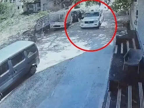 एसीबी को देख थाने की जीप लेकर भागा कॉन्स्टेबल