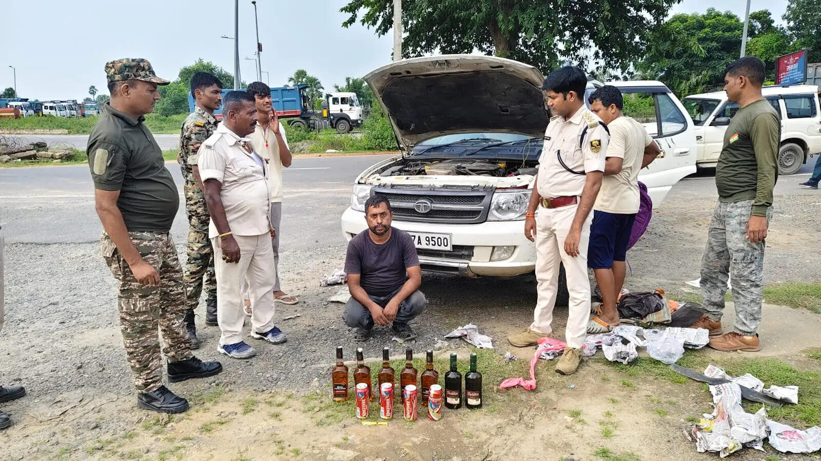 चित्रकोली जांच चौकी पर सफारी से शराब बरामद, चालक गिरफ्तार