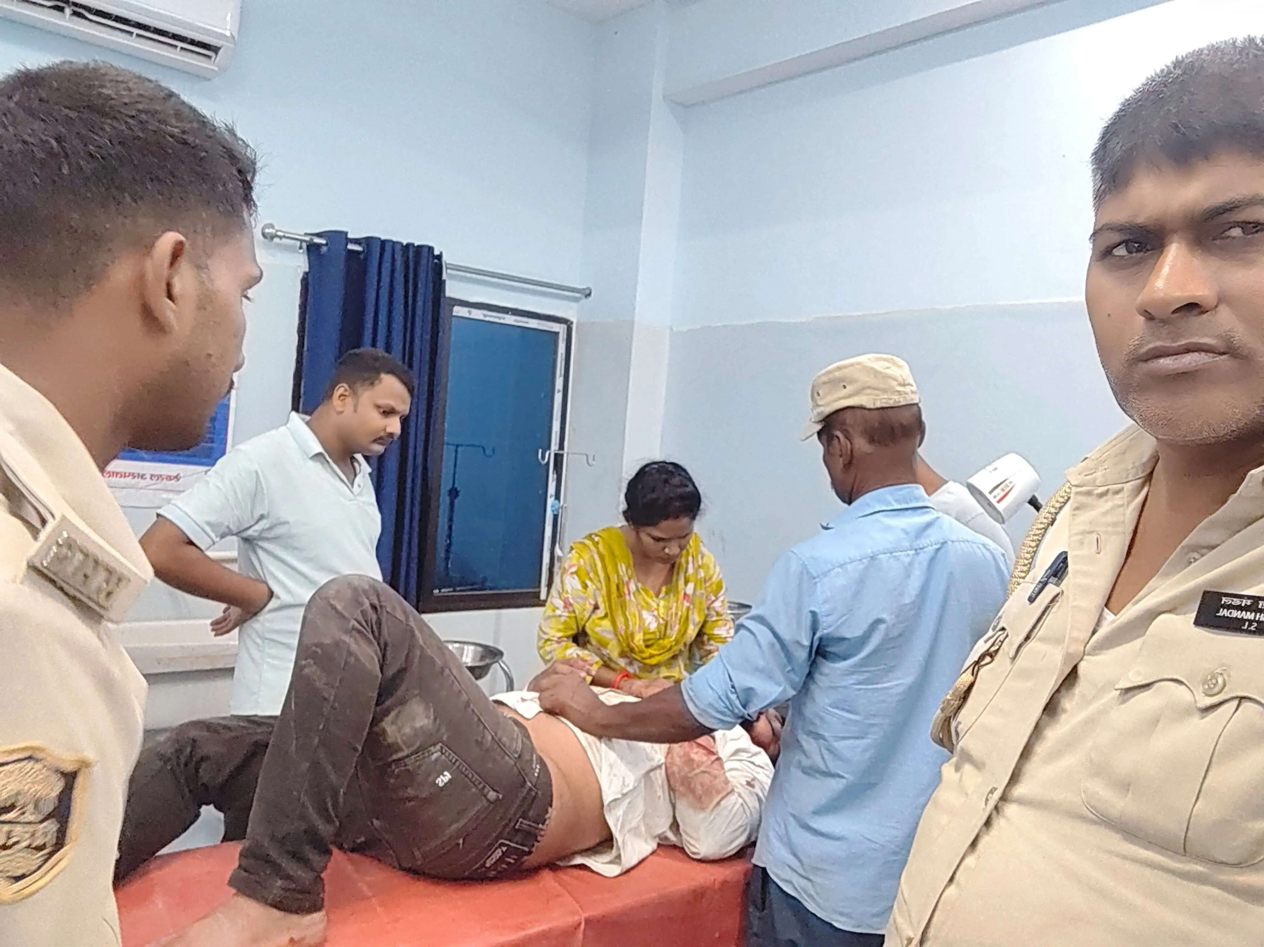 परसिया नहर पुल के समीप खून से लथपथ मिला युवक, आंख में गंभीर चोट