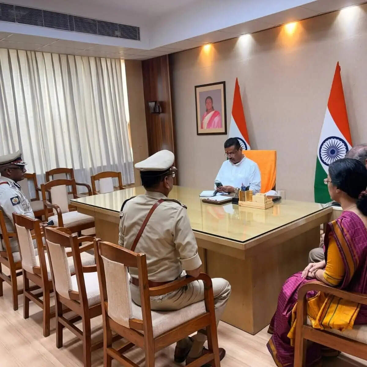 भाजपा के 321 मृत कार्यकर्ताओं के परिवारों की जिम्मेदारी लेगी सरकार - मुख्यमंत्री