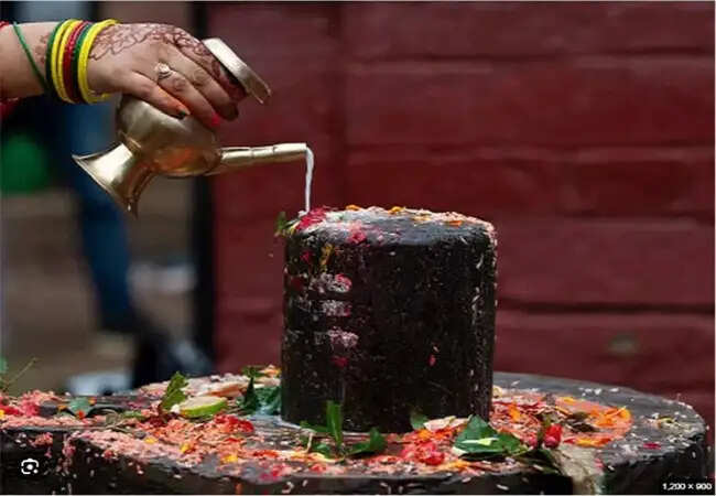 सावन के पहले सोमवार पर कैसे करें भगवान शिव की अराधना, जानें शुभ मुहूर्त