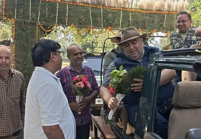 ओलंपियन नीरज चोपड़ा और गगन नारंग पहुंचे बांधवगढ़, प्राकृतिक सौंदर्य और वन्यजीवों को करीब से देखा