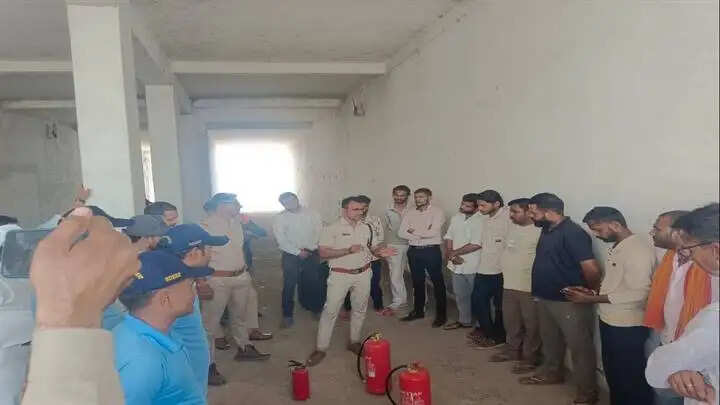 सीहोरः चैत्र नवरात्रि को लेकर सलकनपुर में सुनिश्चित की जा रही हैं सभी आवश्यक व्यवस्थाएं