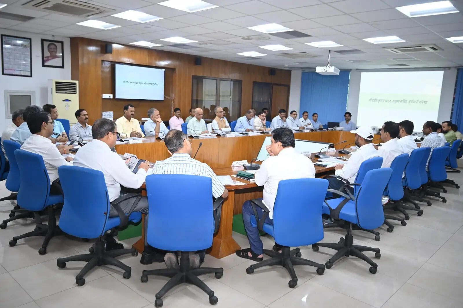 बरेका में कर्मचारी हितों से जुड़े मुद्दों पर कर्मचारी परिषद एवं प्रशासन के बीच संवाद