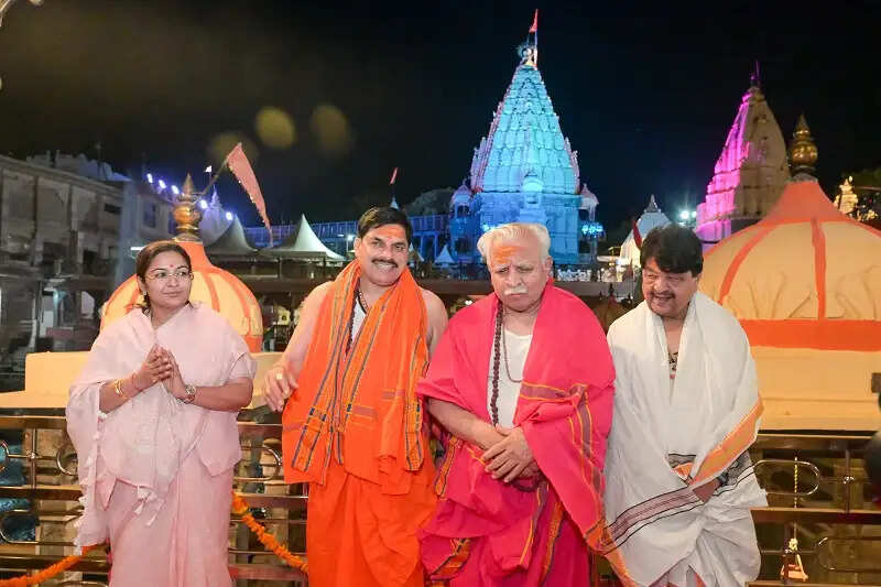 केंद्रीय मंत्री मनोहर लाल ने उज्जैन में महाकाल महालोक का अवलोकन किया, लाइट एंड साउंड शो देखा