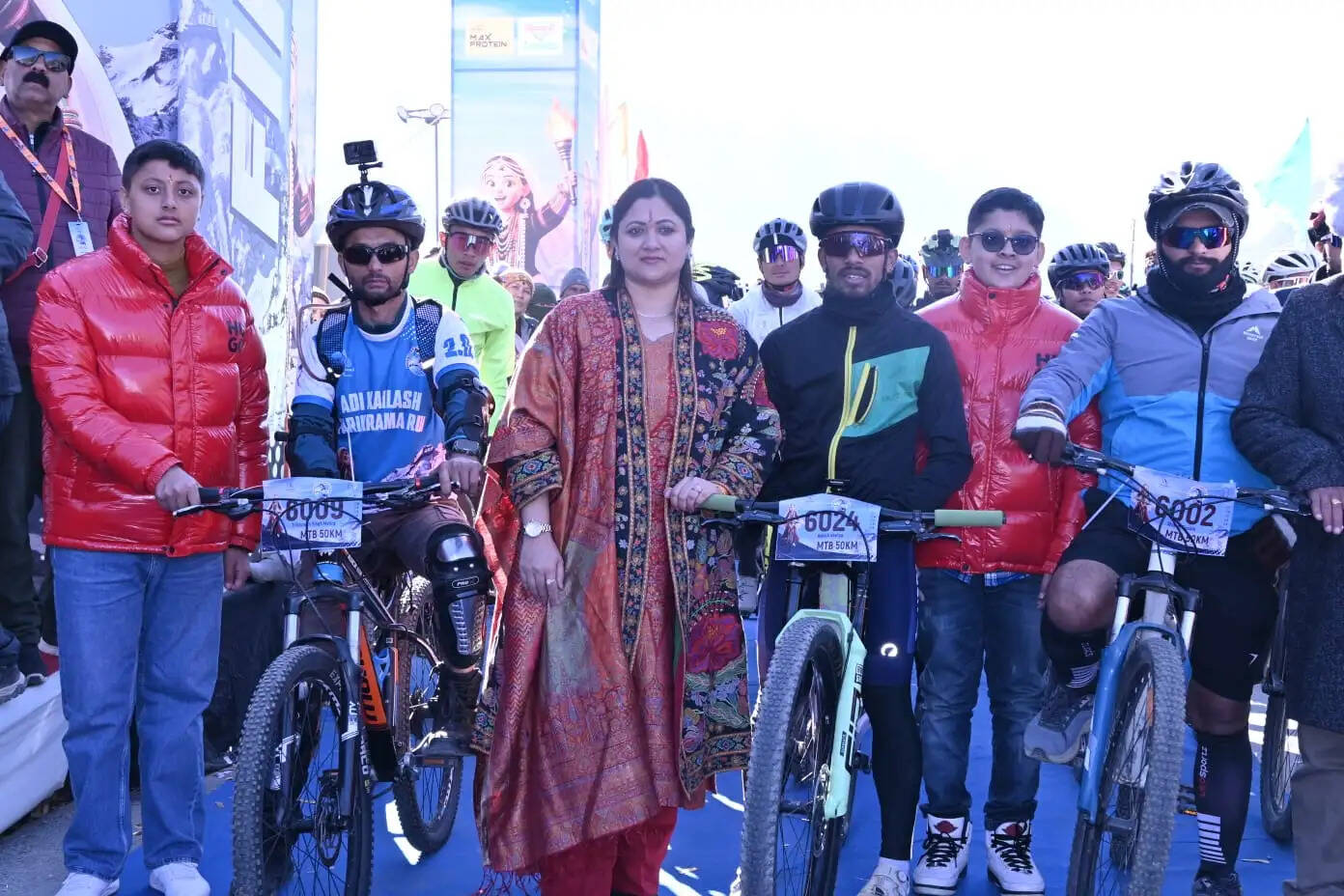 आदि कैलाश परिक्रमा रन 2.0 के अंतिम दिन माउंटेन टेरेन बाइकिंग रेस का आयोजन, गीता धामी ने गुंजी से दिखाई हरी झंडी