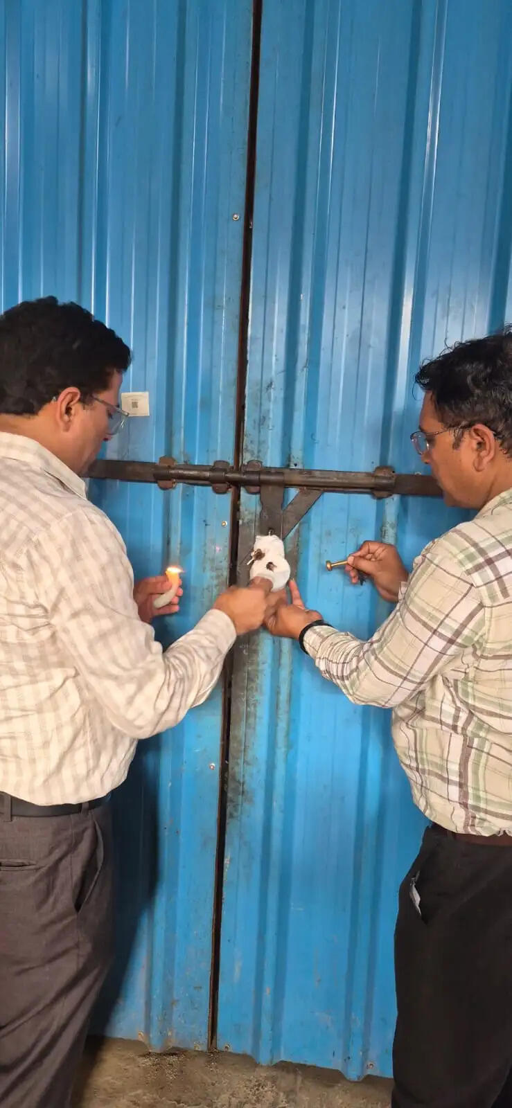 बिना लाइसेंस चल रही मिठाई निर्माण इकाई सीज कर की 275 किलो खाद्य सामग्री जब्त