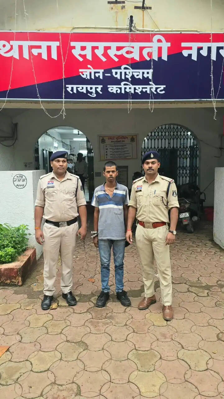 रायपुर : गुस्से में अपनी ही स्कूटी जलाई, रोकने पहुंचे दोस्त की झुलसने से मौत, आरोपित गिरफ्तार